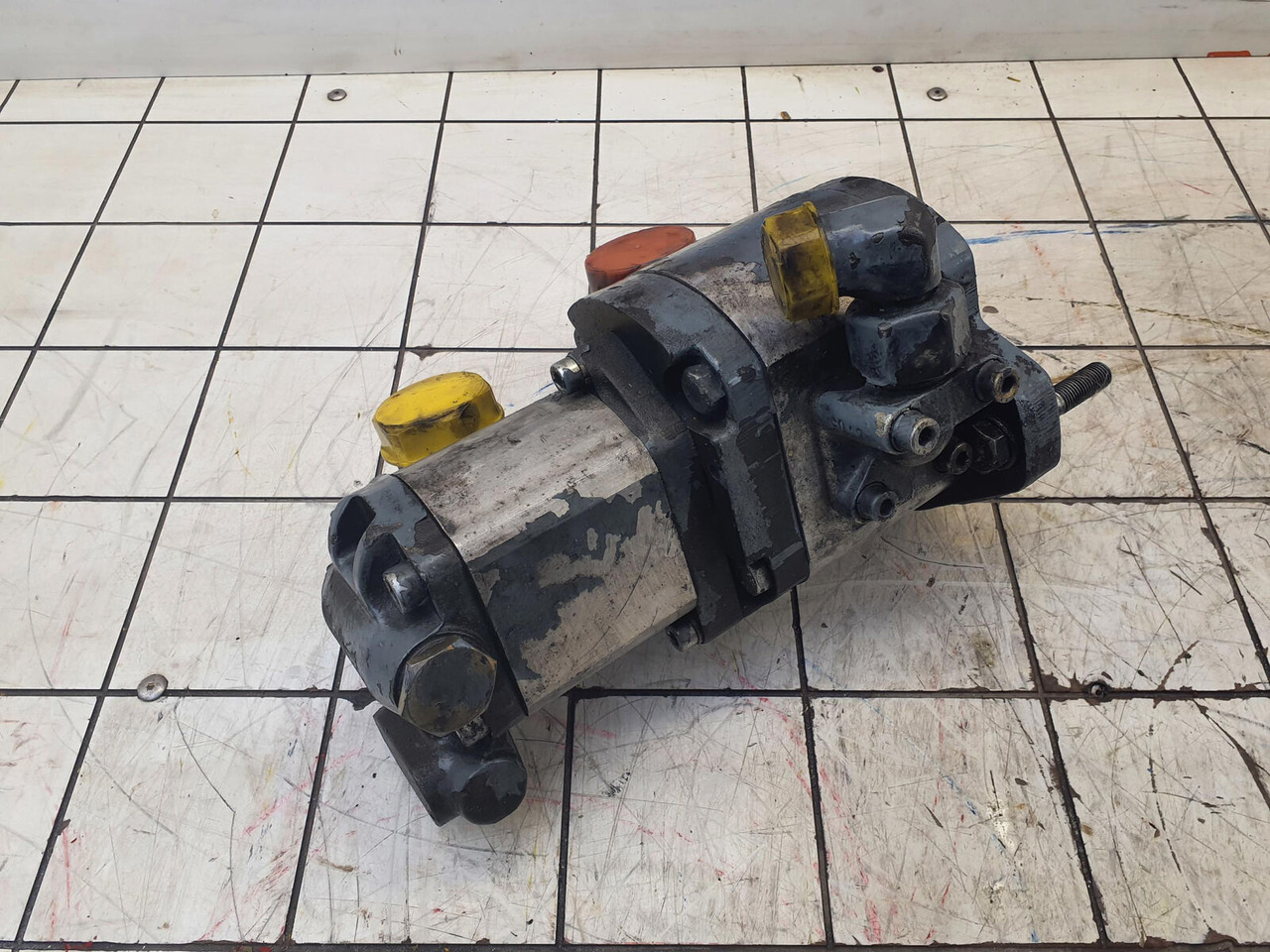 Bosch LTM 1060 dual gear pump - Hydraulische pomp voor Mobiele kraan: afbeelding 3 Bosch LTM 1060 dual gear pump - Hydraulische pomp voor Mobiele kraan: afbeelding 3