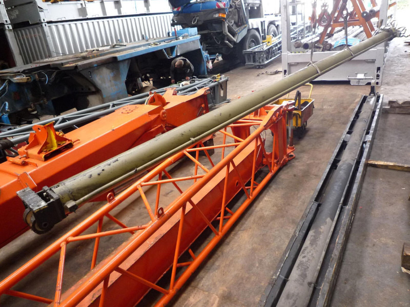 Faun ATF 30 telescopic cylinder single - Hydraulische cilinder voor Kraan: afbeelding 2 Faun ATF 30 telescopic cylinder single - Hydraulische cilinder voor Kraan: afbeelding 2