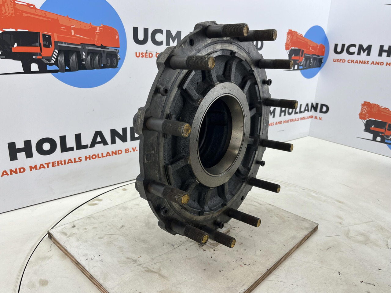 Grove GMK 3050 Megatrak wheel hub - Naaf voor Kraan: afbeelding 2 Grove GMK 3050 Megatrak wheel hub - Naaf voor Kraan: afbeelding 2
