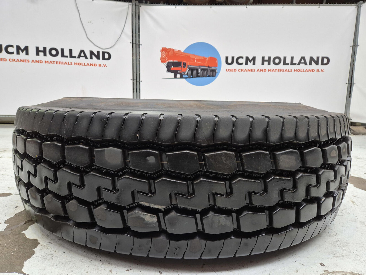 Grove Wheel 445/95R25 10 13 3p - Complete wiel voor Kraan: afbeelding 3 Grove Wheel 445/95R25 10 13 3p - Complete wiel voor Kraan: afbeelding 3