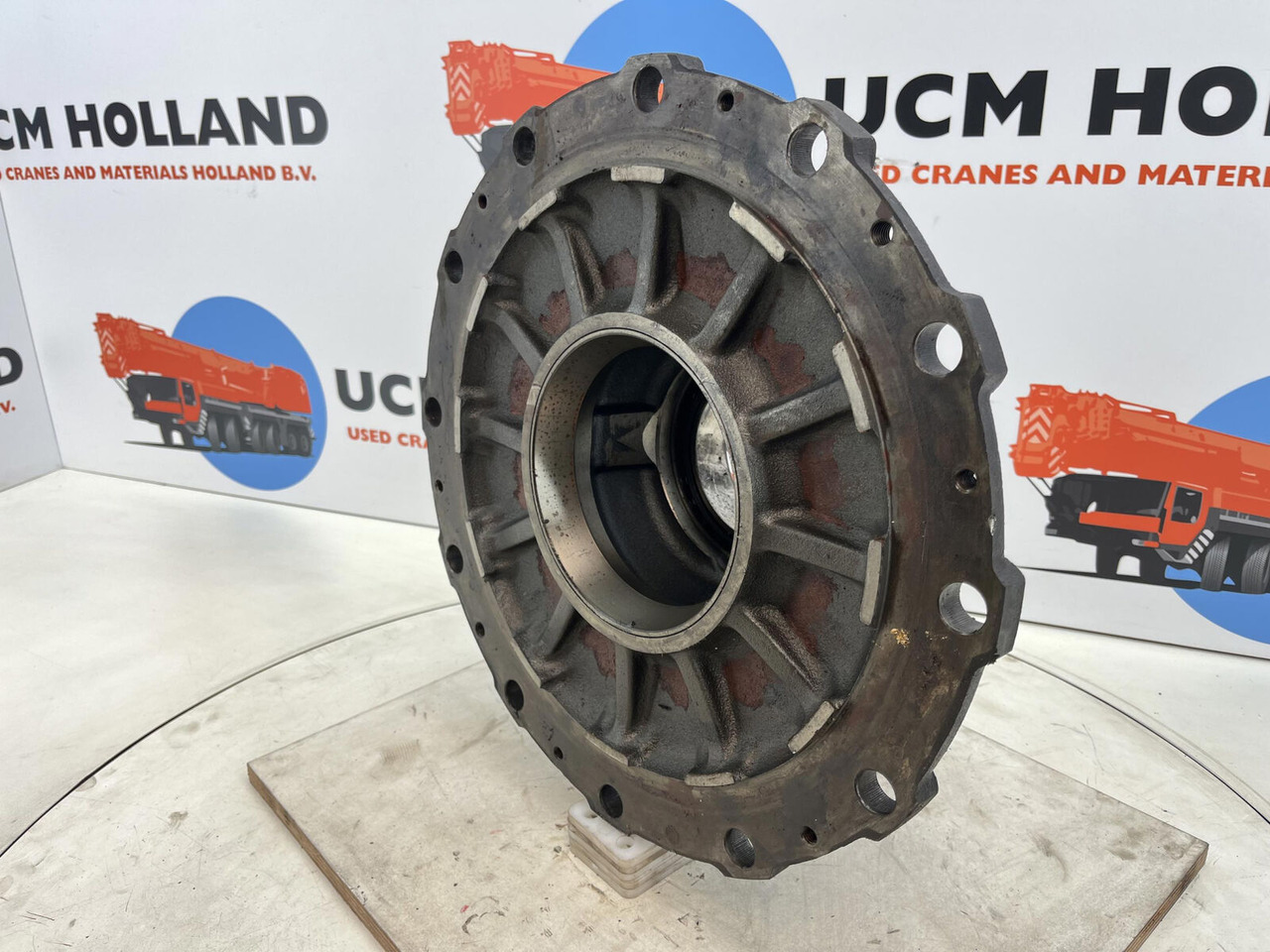 Krupp KMK 3045 Megatrak wheel hub - Naaf voor Kraan: afbeelding 1 Krupp KMK 3045 Megatrak wheel hub - Naaf voor Kraan: afbeelding 1