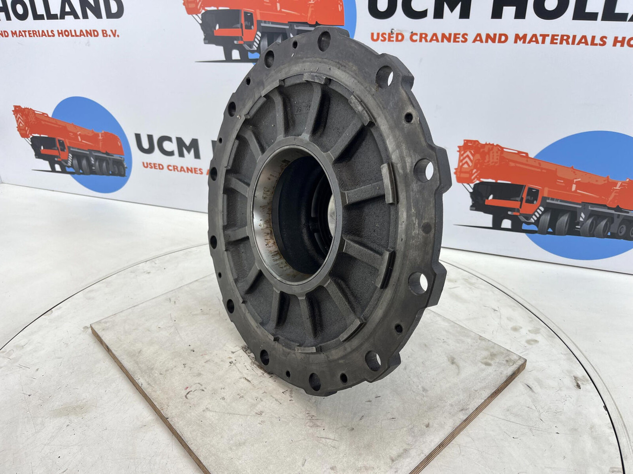 Krupp KMK 3045 Megatrak wheel hub - Naaf voor Bouwmachine: afbeelding 1 Krupp KMK 3045 Megatrak wheel hub - Naaf voor Bouwmachine: afbeelding 1