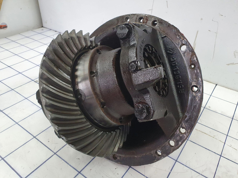 Krupp KMK 5100 axle 5 end differential 17x36 - Differentieel voor Kraan: afbeelding 1 Krupp KMK 5100 axle 5 end differential 17x36 - Differentieel voor Kraan: afbeelding 1