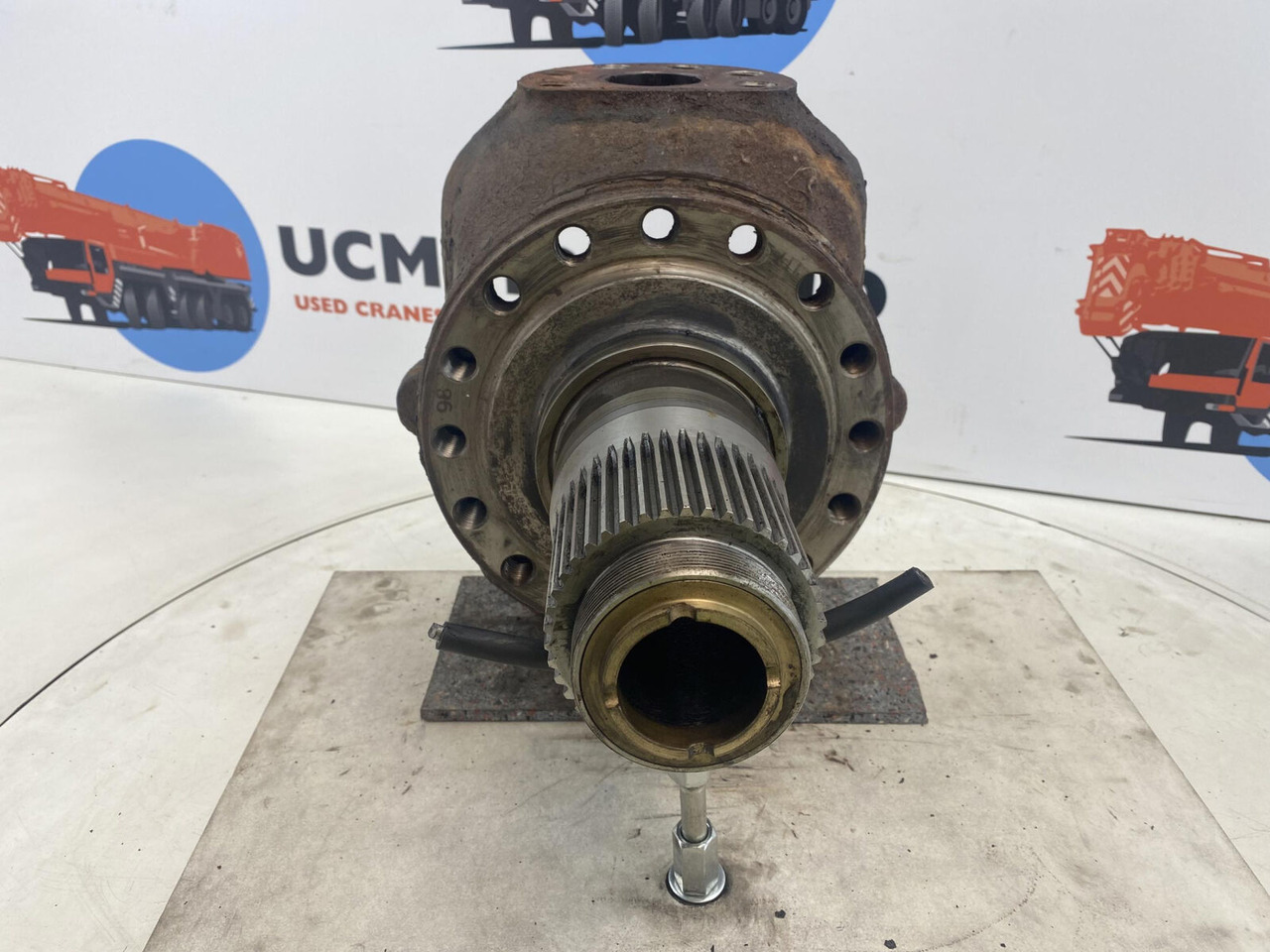 Liebherr LTM 1025 Steering knuckle 16 holes axle 1 - Fusee voor Mobiele kraan: afbeelding 2 Liebherr LTM 1025 Steering knuckle 16 holes axle 1 - Fusee voor Mobiele kraan: afbeelding 2