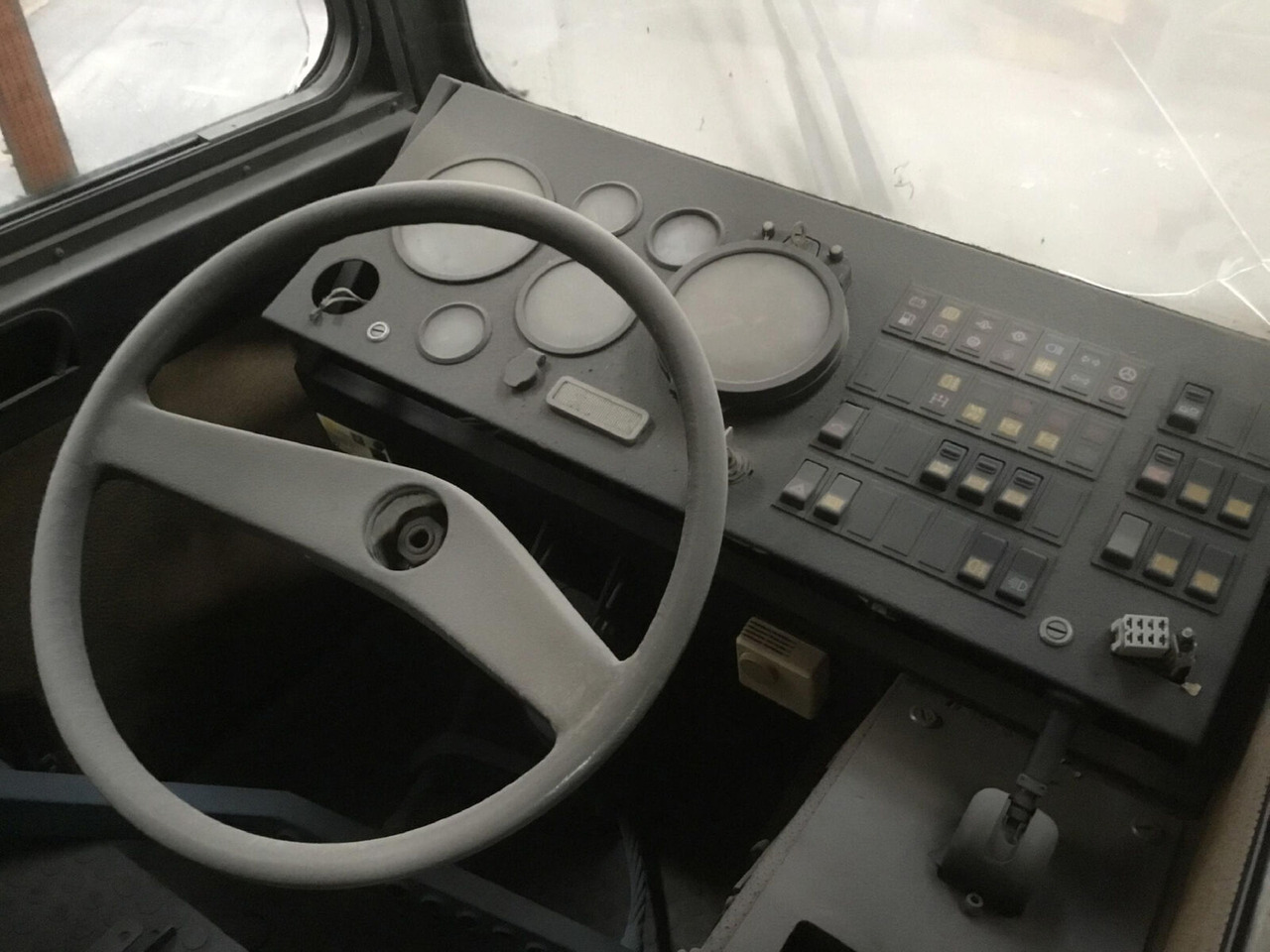 Cabine voor Mobiele kraan Liebherr LTM 1035/3 lower cabin: afbeelding 6 Cabine voor Mobiele kraan Liebherr LTM 1035/3 lower cabin: afbeelding 6