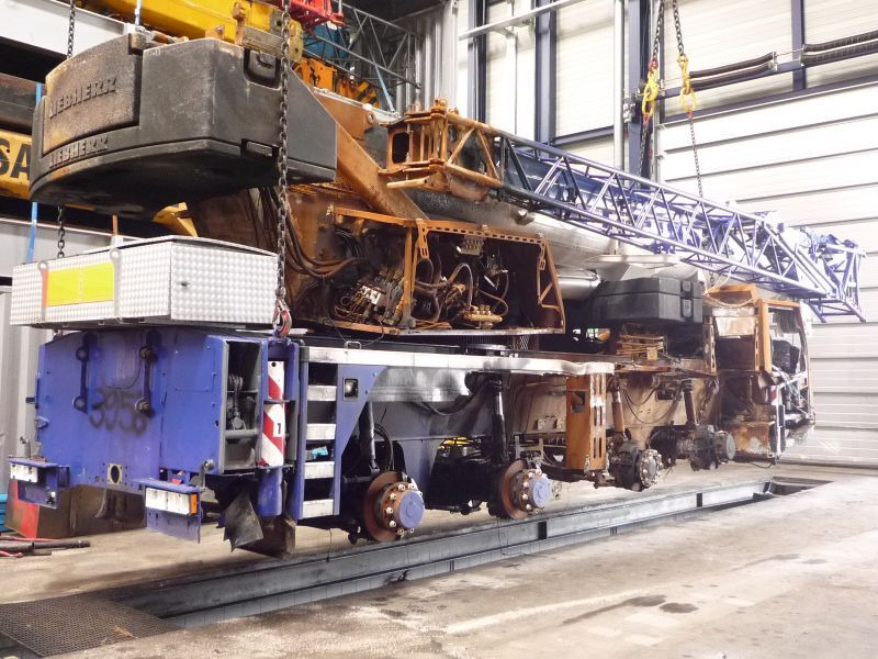 Liebherr LTM 1070-4.2 for parts - Alle terrein kraan: afbeelding 2 Liebherr LTM 1070-4.2 for parts - Alle terrein kraan: afbeelding 2