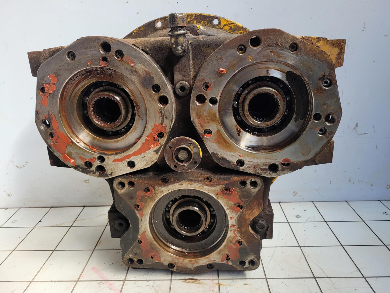 Liebherr LTM 1200 pump distribution gear - Transmissie voor Mobiele kraan: afbeelding 1 Liebherr LTM 1200 pump distribution gear - Transmissie voor Mobiele kraan: afbeelding 1