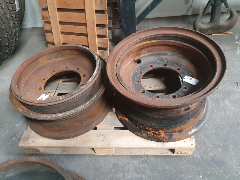 Liebherr Rim 385/95R25 10 12.5 3p - Velg voor Kraan: afbeelding 2 Liebherr Rim 385/95R25 10 12.5 3p - Velg voor Kraan: afbeelding 2