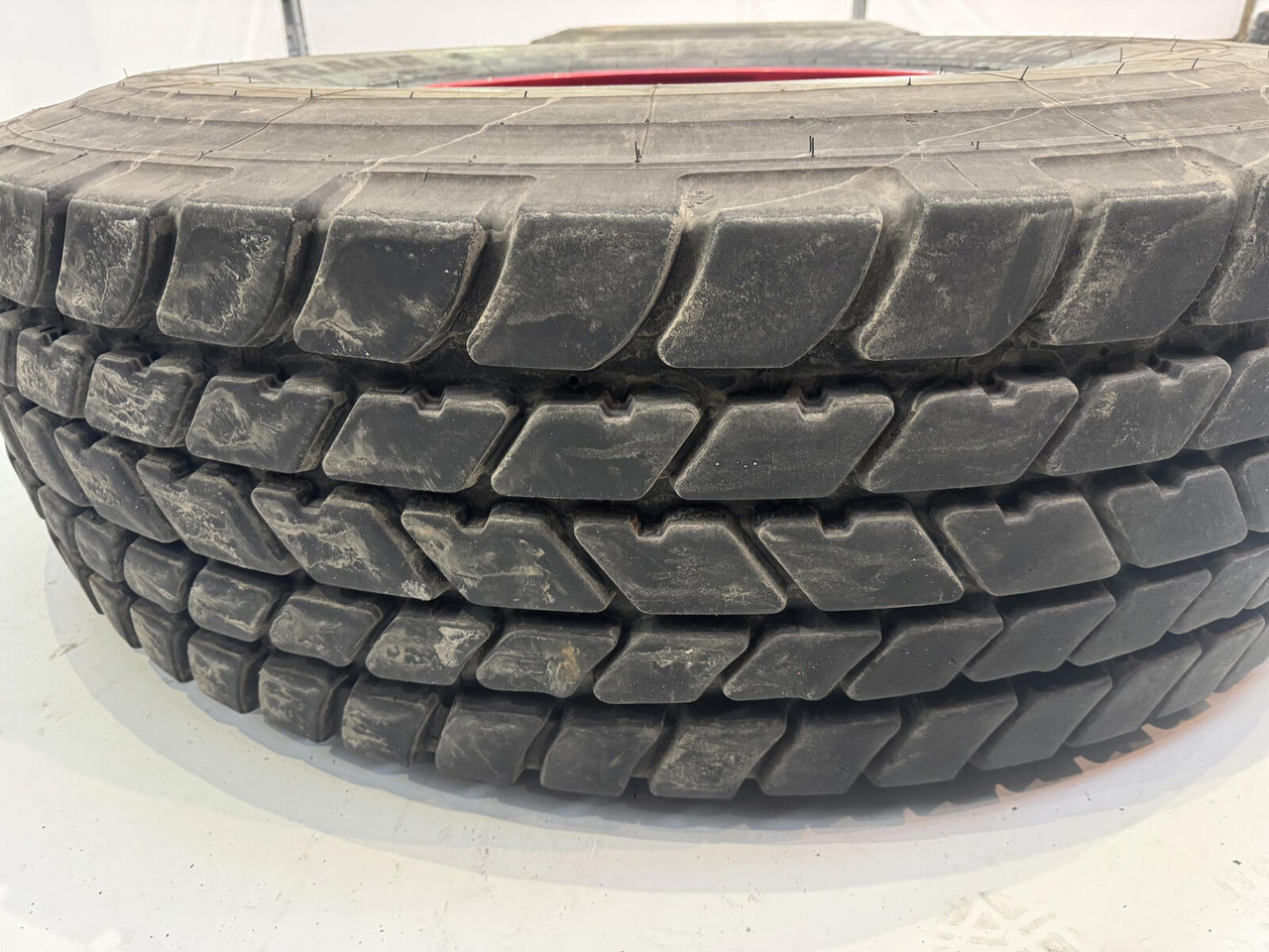Michelin Wheel 445/95R25 10 12 1p - Complete wiel voor Kraan: afbeelding 3 Michelin Wheel 445/95R25 10 12 1p - Complete wiel voor Kraan: afbeelding 3