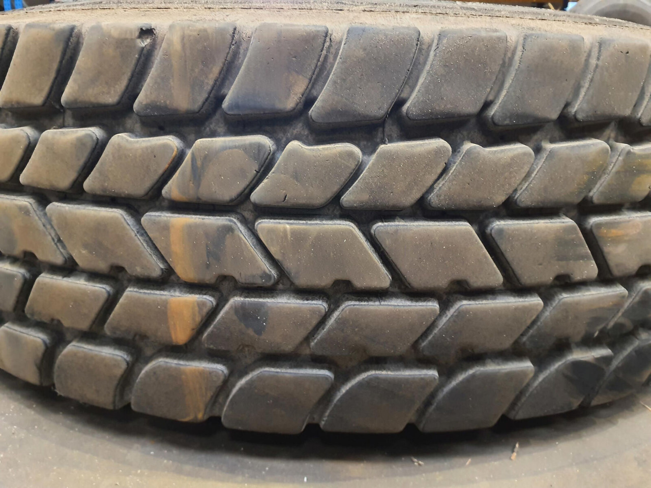 Michelin Wheel 445/95R25 12 13.4 2p alu - Complete wiel voor Kraan: afbeelding 3 Michelin Wheel 445/95R25 12 13.4 2p alu - Complete wiel voor Kraan: afbeelding 3