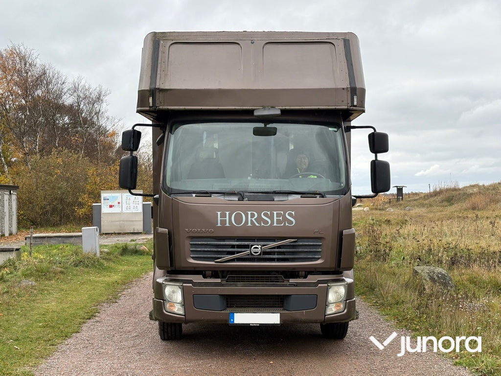 Hästlastbil - Volvo, FL-240, Whittaker - Paardenvrachtwagen: afbeelding 2 Hästlastbil - Volvo, FL-240, Whittaker - Paardenvrachtwagen: afbeelding 2