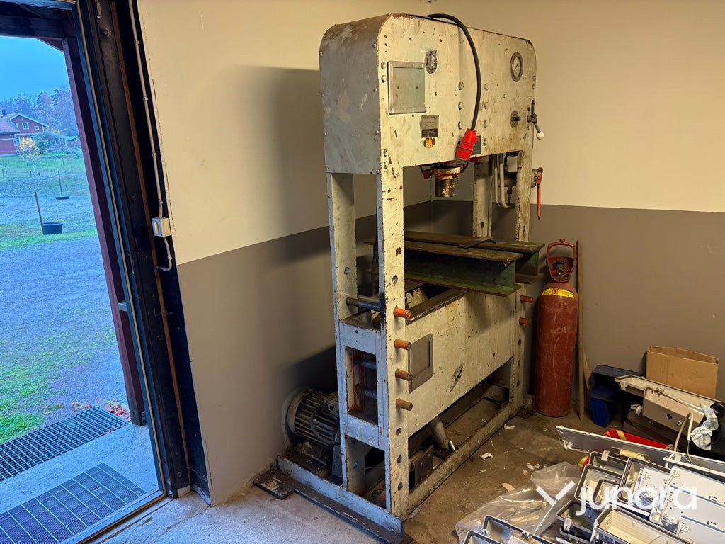 Hydraulpress - Hiab H100E, 100 ton - Kantbank: afbeelding 4 Hydraulpress - Hiab H100E, 100 ton - Kantbank: afbeelding 4