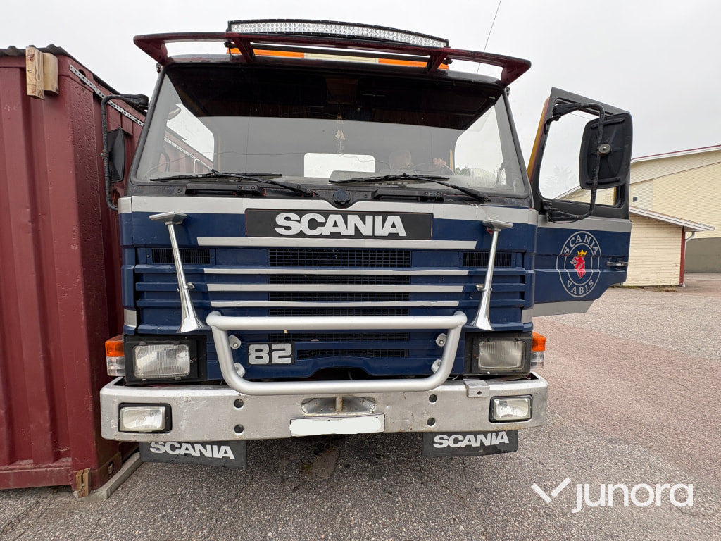 Lastbil - Scania, P82 M 4X2 50 - Haakarmsysteem vrachtwagen: afbeelding 4 Lastbil - Scania, P82 M 4X2 50 - Haakarmsysteem vrachtwagen: afbeelding 4