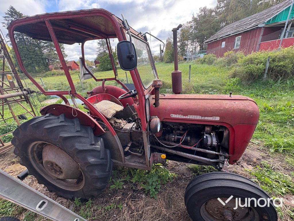 Massey Ferguson 35 Stand – 1960 årsmodell, klassisk dieseltraktor - Tractor: afbeelding 1 Massey Ferguson 35 Stand – 1960 årsmodell, klassisk dieseltraktor - Tractor: afbeelding 1