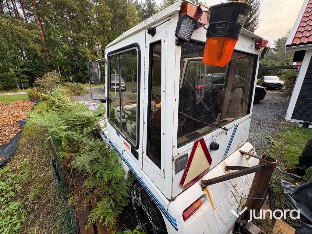 Plogbil - Bagagetruck - Bagagetrekker: afbeelding 2 Plogbil - Bagagetruck - Bagagetrekker: afbeelding 2