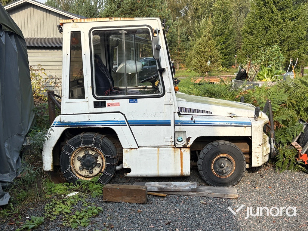 Plogbil - Bagagetruck - Bagagetrekker: afbeelding 1 Plogbil - Bagagetruck - Bagagetrekker: afbeelding 1