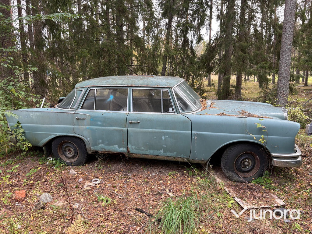 Renoveringsobjekt - Mercedes-Benz 220 S - Personenwagen: afbeelding 2 Renoveringsobjekt - Mercedes-Benz 220 S - Personenwagen: afbeelding 2