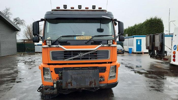 VOLVO M9 4x2R + Johnston Beam VX800 Road Cleaner - Veegwagen: afbeelding 5 VOLVO M9 4x2R + Johnston Beam VX800 Road Cleaner - Veegwagen: afbeelding 5