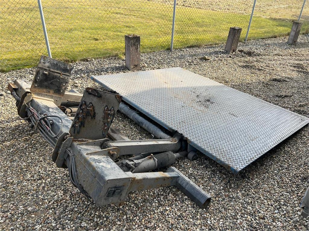 Gesloten laadbak 7,5 mtr alu fragtlad - Zepro Z2500-150 MA lift: afbeelding 14