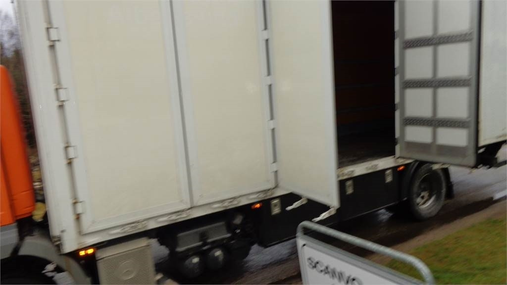 8,6 mtr alu kasse med sideåbning til lift - Open laadbak: afbeelding 1 8,6 mtr alu kasse med sideåbning til lift - Open laadbak: afbeelding 1