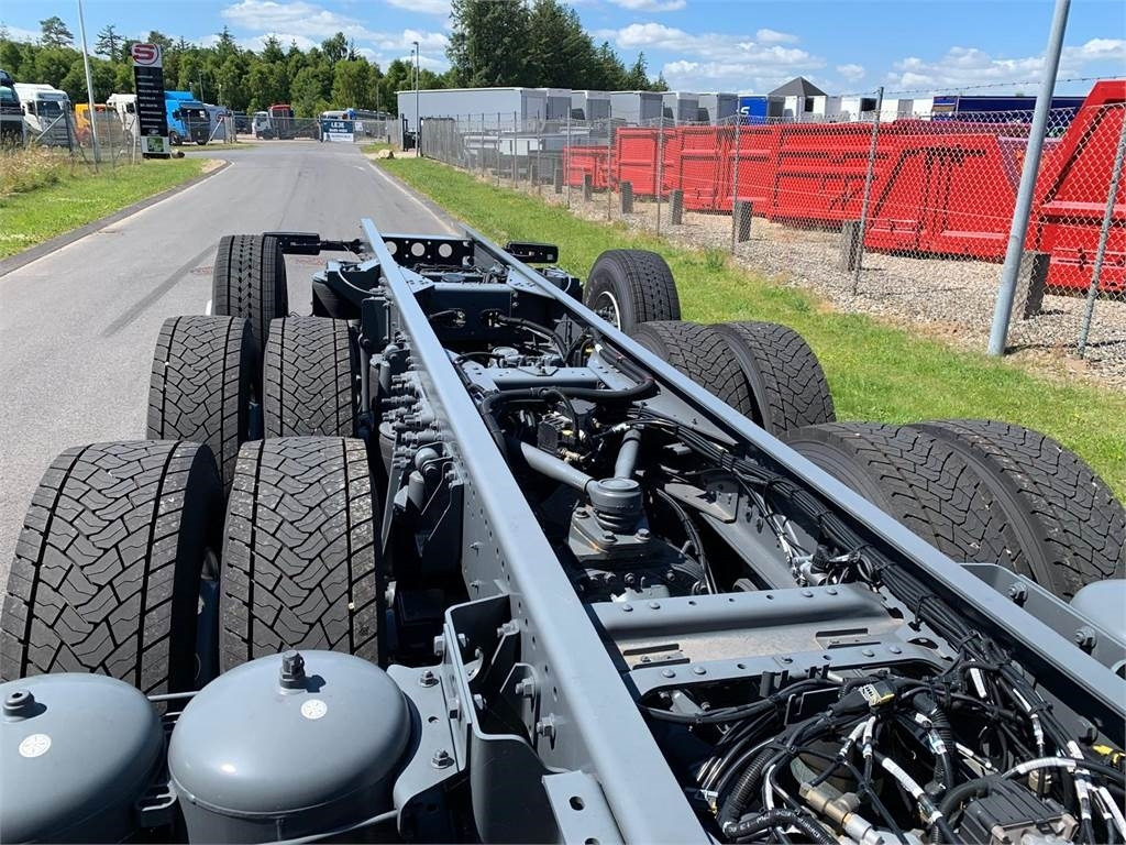 DAF XF 430 FAW 8x4*4 Tridem - Chassis vrachtwagen: afbeelding 4 DAF XF 430 FAW 8x4*4 Tridem - Chassis vrachtwagen: afbeelding 4