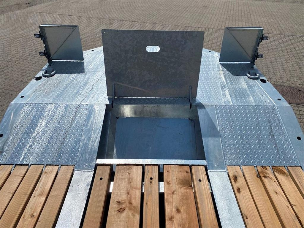 Hangler DTS 300 3 akslet med ramper - Dieplader aanhangwagen: afbeelding 3 Hangler DTS 300 3 akslet med ramper - Dieplader aanhangwagen: afbeelding 3