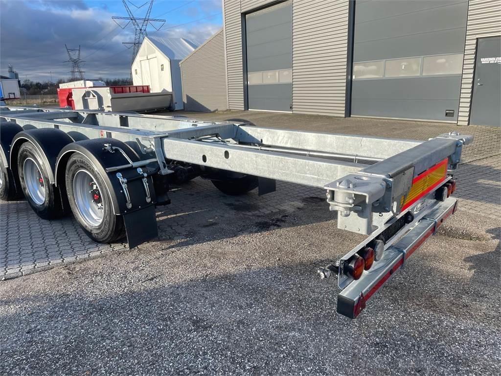 Hangler SDS 430 container chassis - multi låse - ADR - Containertransporter/ Wissellaadbak oplegger: afbeelding 2 Hangler SDS 430 container chassis - multi låse - ADR - Containertransporter/ Wissellaadbak oplegger: afbeelding 2