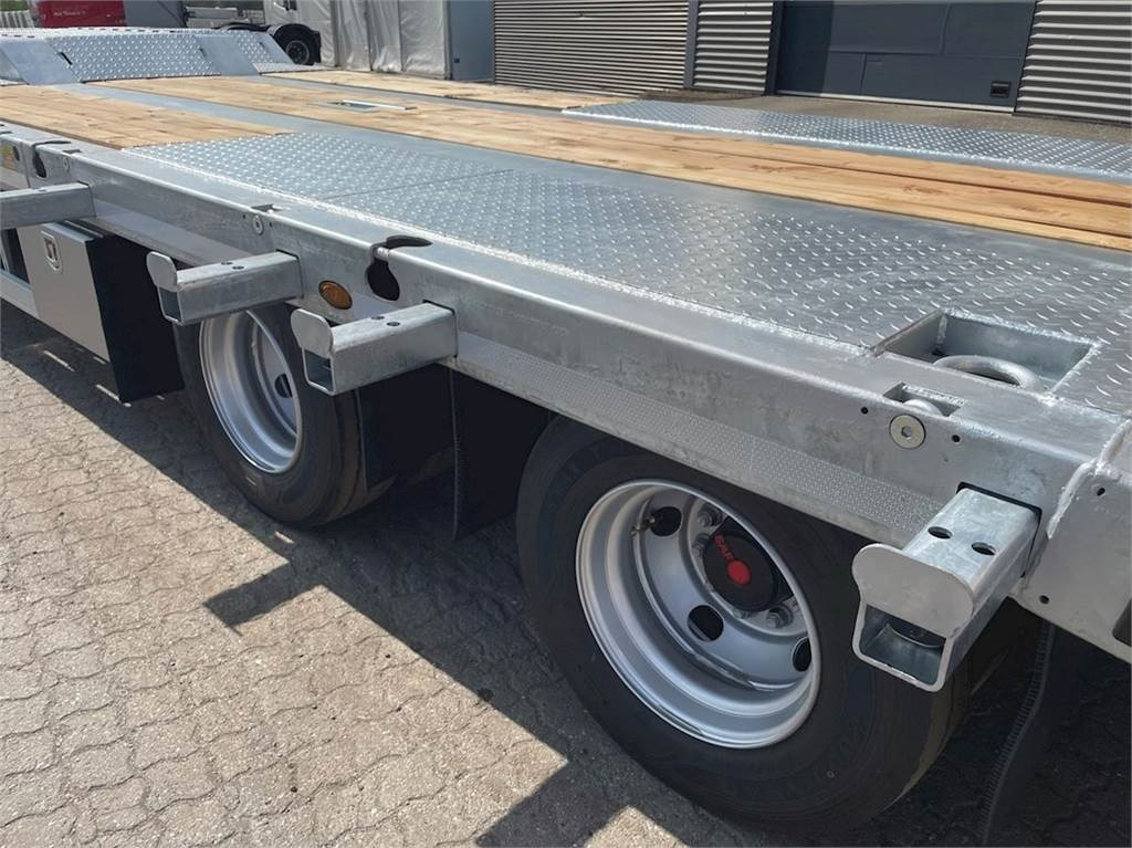 Hangler VTS-H 400 4 akslet - 2 delt ramper - Dieplader aanhangwagen: afbeelding 3 Hangler VTS-H 400 4 akslet - 2 delt ramper - Dieplader aanhangwagen: afbeelding 3