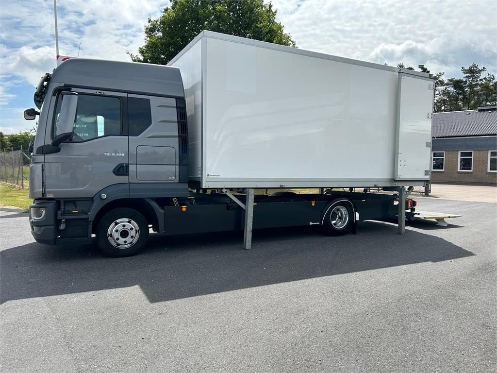 MAN TGL 8-220 4x2 BL incl. 2 stk veksellad - Containertransporter/ Wissellaadbak vrachtwagen: afbeelding 4 MAN TGL 8-220 4x2 BL incl. 2 stk veksellad - Containertransporter/ Wissellaadbak vrachtwagen: afbeelding 4