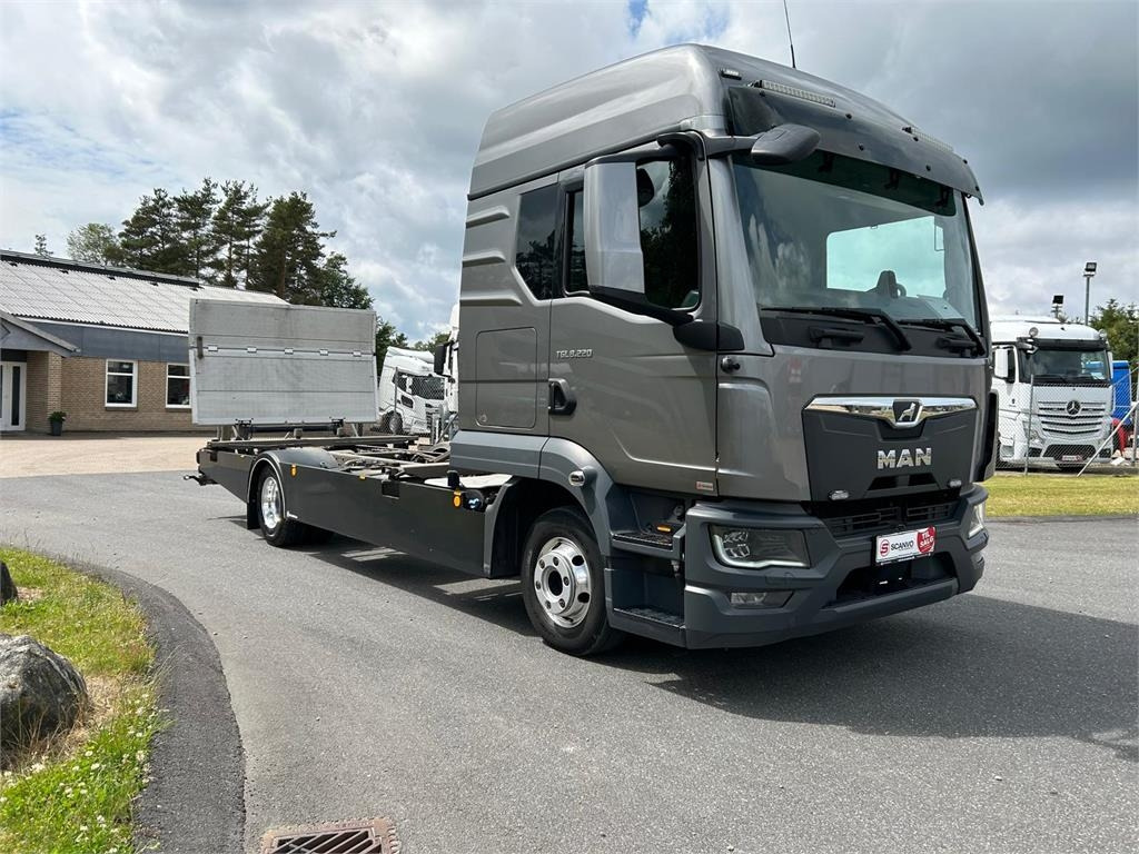 MAN TGL 8-220 4x2 BL incl. 2 stk veksellad - Containertransporter/ Wissellaadbak vrachtwagen: afbeelding 2 MAN TGL 8-220 4x2 BL incl. 2 stk veksellad - Containertransporter/ Wissellaadbak vrachtwagen: afbeelding 2