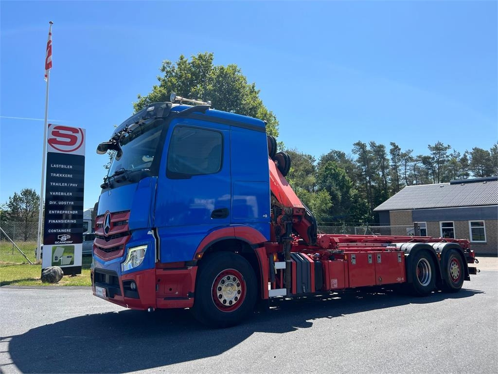 Mercedes-Benz Antos 2545 - HMF 1520K-RCkran  - Portaalarmsysteem vrachtwagen: afbeelding 1 Mercedes-Benz Antos 2545 - HMF 1520K-RCkran  - Portaalarmsysteem vrachtwagen: afbeelding 1