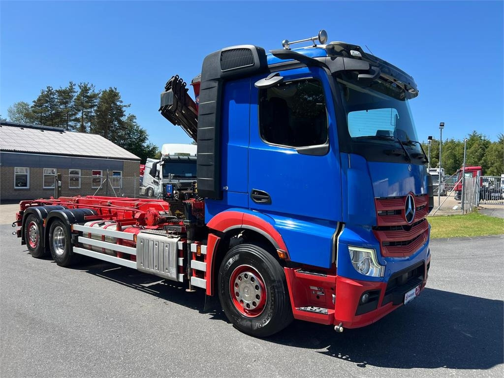 Mercedes-Benz Antos 2545 - HMF 1520K-RCkran  - Portaalarmsysteem vrachtwagen: afbeelding 2 Mercedes-Benz Antos 2545 - HMF 1520K-RCkran  - Portaalarmsysteem vrachtwagen: afbeelding 2