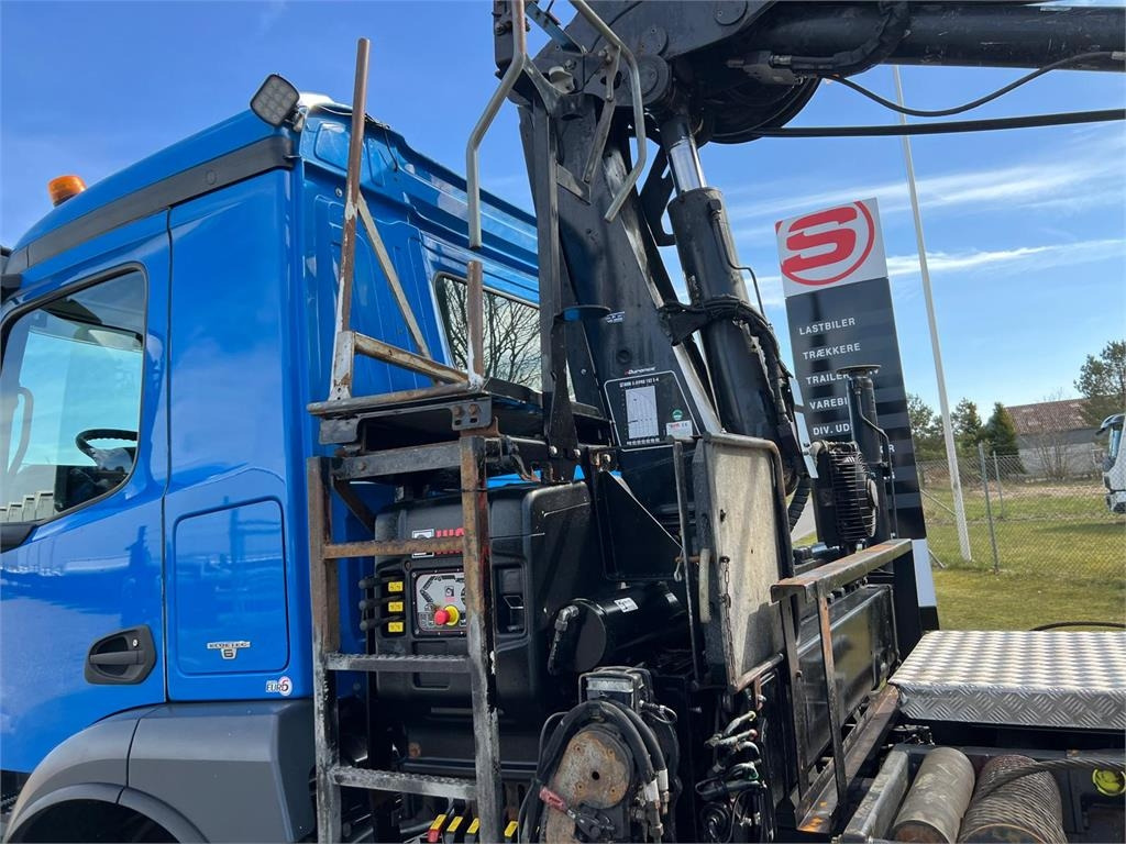 Mercedes-Benz Antos 2546 - Hiab 192 E kran - Portaalarmsysteem vrachtwagen: afbeelding 4 Mercedes-Benz Antos 2546 - Hiab 192 E kran - Portaalarmsysteem vrachtwagen: afbeelding 4
