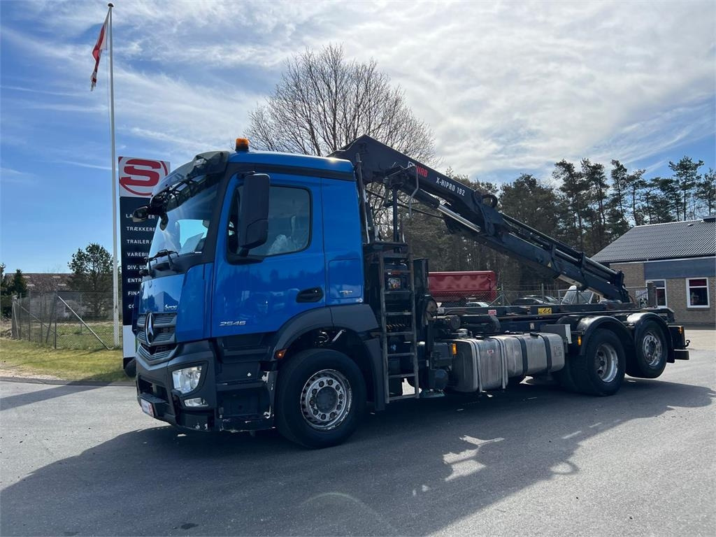 Mercedes-Benz Antos 2546 - Hiab 192 E kran - Portaalarmsysteem vrachtwagen: afbeelding 1 Mercedes-Benz Antos 2546 - Hiab 192 E kran - Portaalarmsysteem vrachtwagen: afbeelding 1