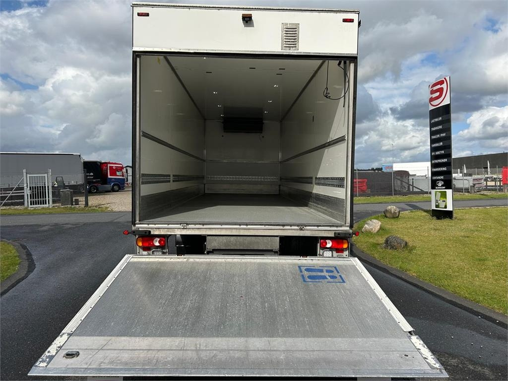 Volvo FL 250 16 ton  - Koelwagen vrachtwagen: afbeelding 4 Volvo FL 250 16 ton  - Koelwagen vrachtwagen: afbeelding 4