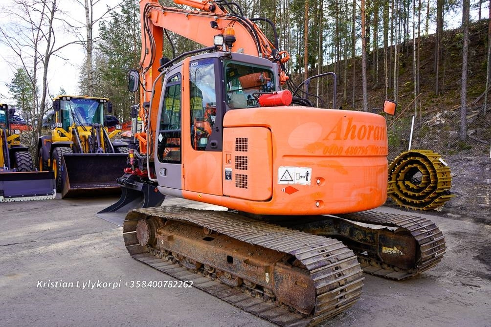 Hitachi ZX135US VÄHÄN AJETTU - Rupsgraafmachine: afbeelding 4 Hitachi ZX135US VÄHÄN AJETTU - Rupsgraafmachine: afbeelding 4