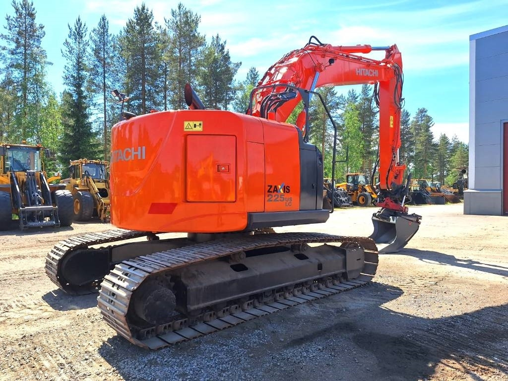 Hitachi ZX225USLC-5 PYÖRITTÄJÄ+PIHDIT YM. - Rupsgraafmachine: afbeelding 4 Hitachi ZX225USLC-5 PYÖRITTÄJÄ+PIHDIT YM. - Rupsgraafmachine: afbeelding 4