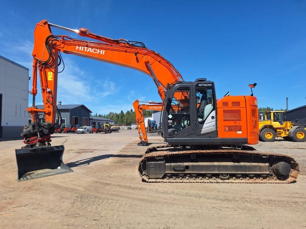 Hitachi ZX225USLC-5 PYÖRITTÄJÄ+PIHDIT YM. - Rupsgraafmachine: afbeelding 1 Hitachi ZX225USLC-5 PYÖRITTÄJÄ+PIHDIT YM. - Rupsgraafmachine: afbeelding 1
