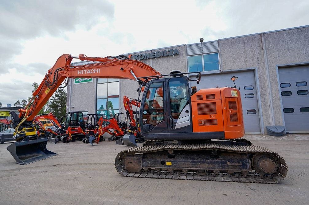 Hitachi ZX225USLC-5B MARTTIINILLA - Rupsgraafmachine: afbeelding 1 Hitachi ZX225USLC-5B MARTTIINILLA - Rupsgraafmachine: afbeelding 1