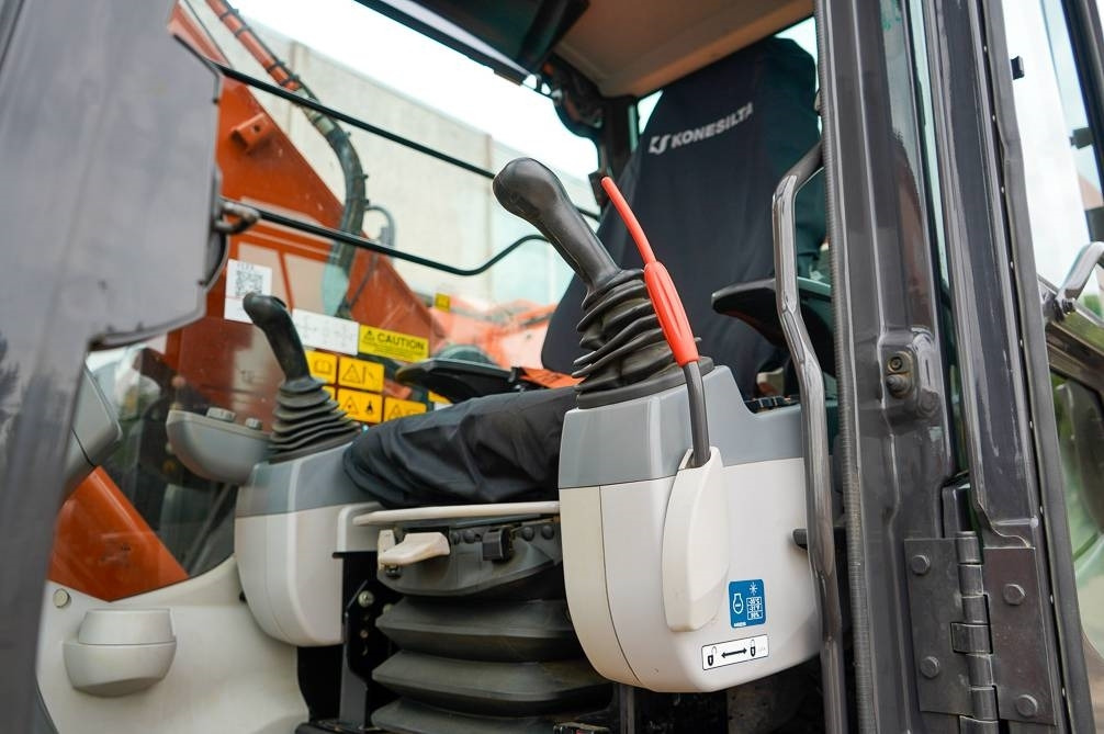 Rupsgraafmachine Hitachi ZX225USLC-6: afbeelding 21