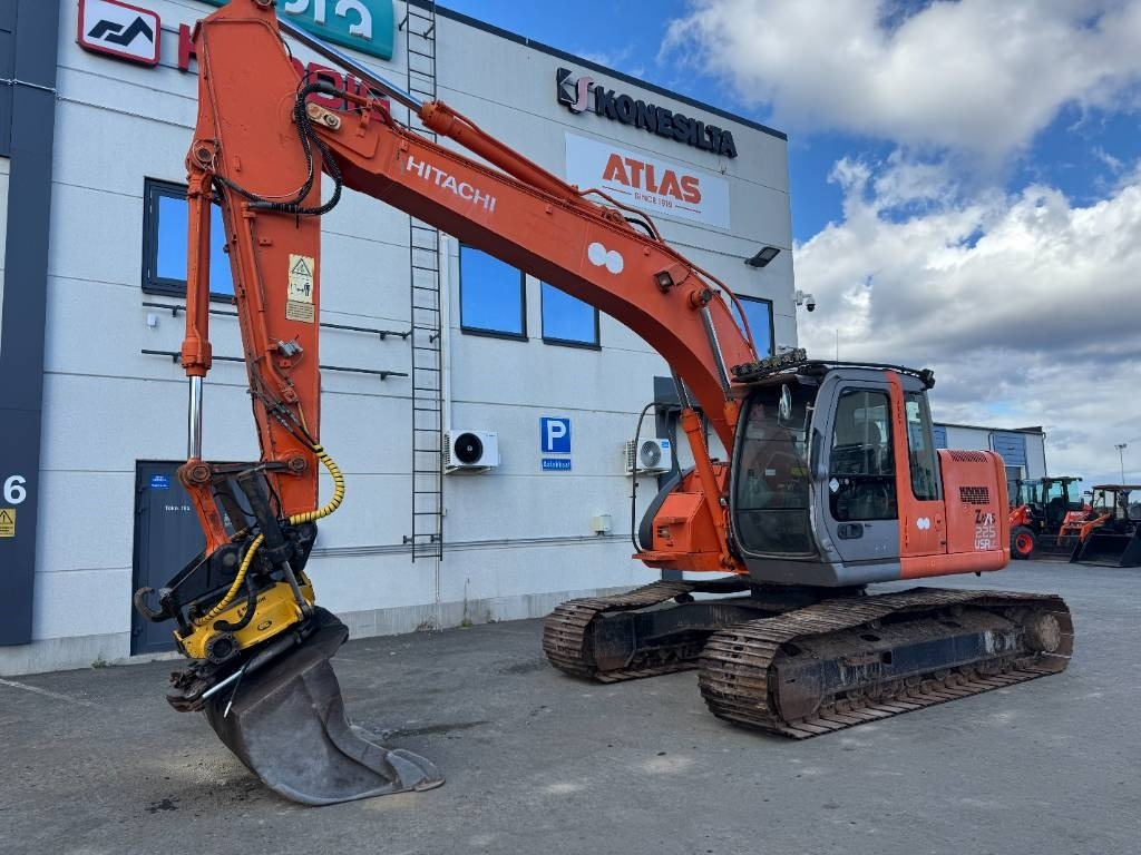 Hitachi ZX225USR PYÖRITTÄJÄLLÄ  - Rupsgraafmachine: afbeelding 2 Hitachi ZX225USR PYÖRITTÄJÄLLÄ  - Rupsgraafmachine: afbeelding 2
