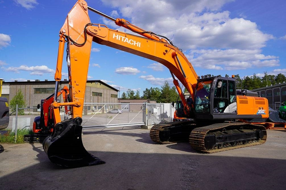 Hitachi ZX350LC-6 UUSI ALAKERTA - Rupsgraafmachine: afbeelding 2 Hitachi ZX350LC-6 UUSI ALAKERTA - Rupsgraafmachine: afbeelding 2