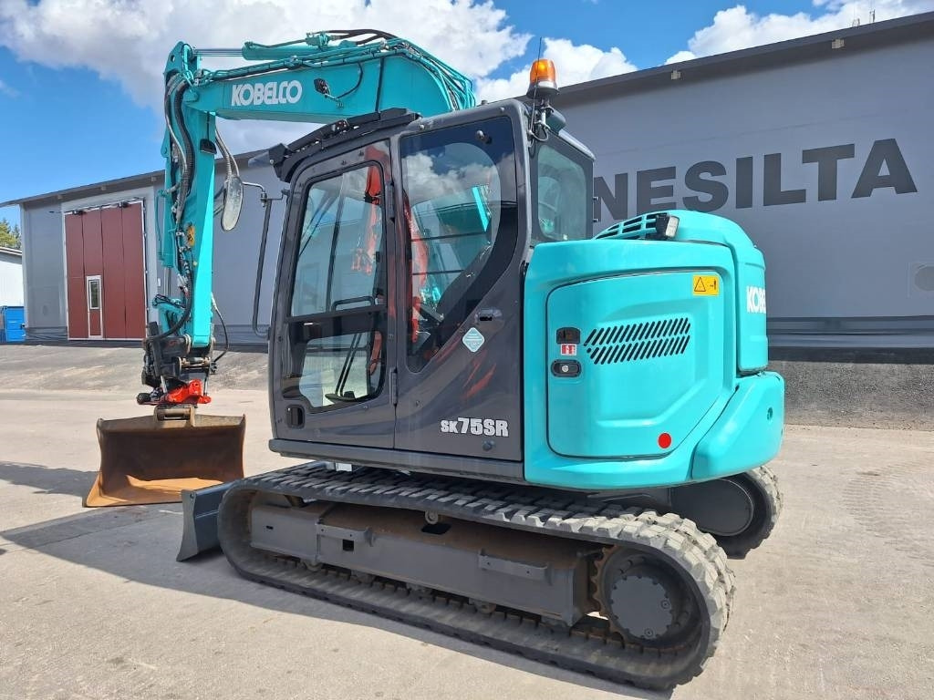 Kobelco SK75SR-7 PYÖRITTÄJÄLLÄ - Minigraafmachine: afbeelding 2 Kobelco SK75SR-7 PYÖRITTÄJÄLLÄ - Minigraafmachine: afbeelding 2