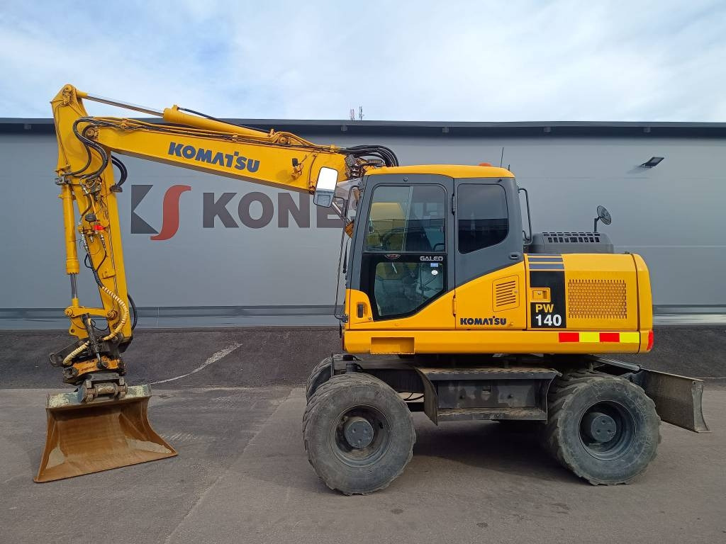 Komatsu PW140-7 PYÖRITTÄJÄLLÄ - Mobiele graafmachine: afbeelding 1 Komatsu PW140-7 PYÖRITTÄJÄLLÄ - Mobiele graafmachine: afbeelding 1