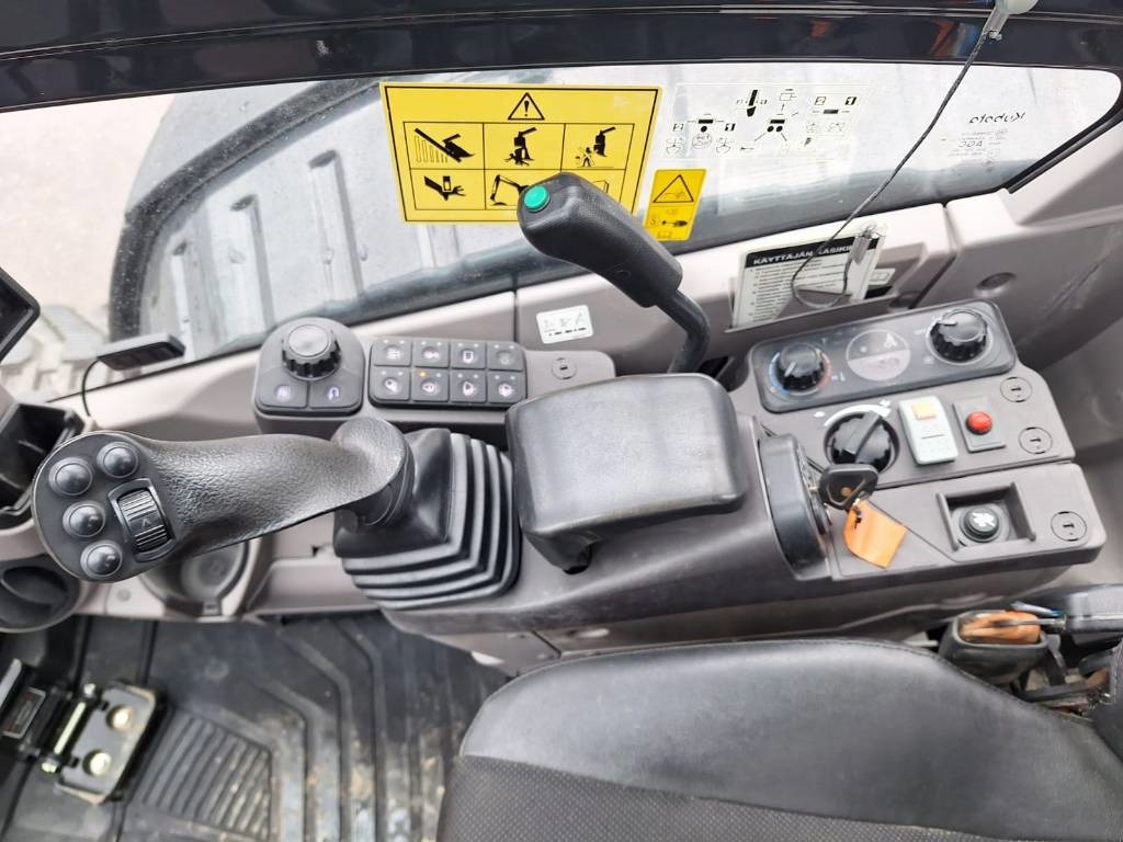 Minigraafmachine Kubota KX060-5 PYÖRITTÄJÄ, RASVARI YM.: afbeelding 10 Minigraafmachine Kubota KX060-5 PYÖRITTÄJÄ, RASVARI YM.: afbeelding 10