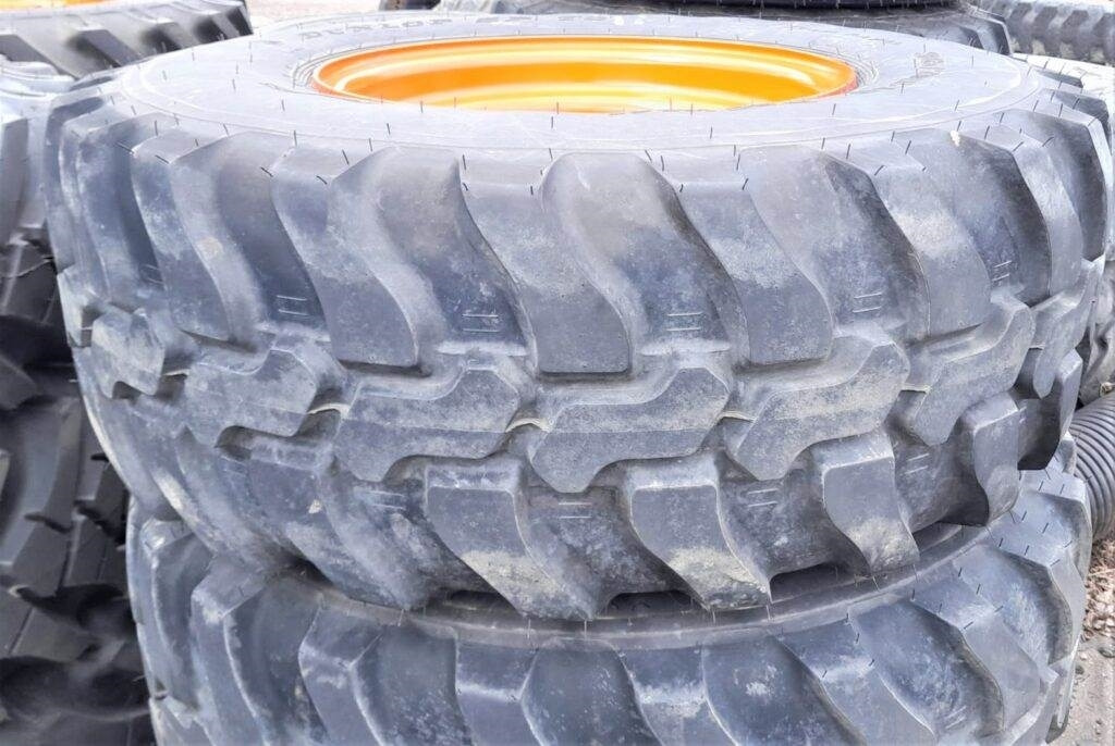 RENGASSARJA 365/70R18 VANTEINEEN - Complete wiel voor Bouwmachine: afbeelding 1 RENGASSARJA 365/70R18 VANTEINEEN - Complete wiel voor Bouwmachine: afbeelding 1