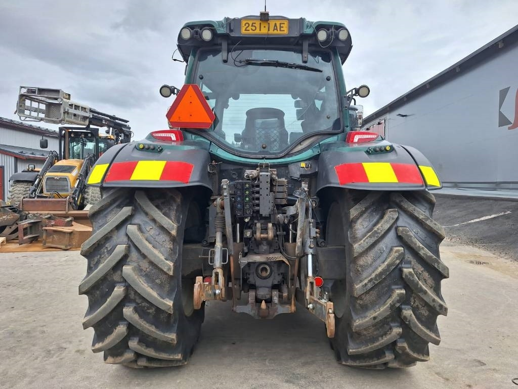 Valtra N174 VERSU ETUKUORMAAJALLA - Tractor: afbeelding 3 Valtra N174 VERSU ETUKUORMAAJALLA - Tractor: afbeelding 3