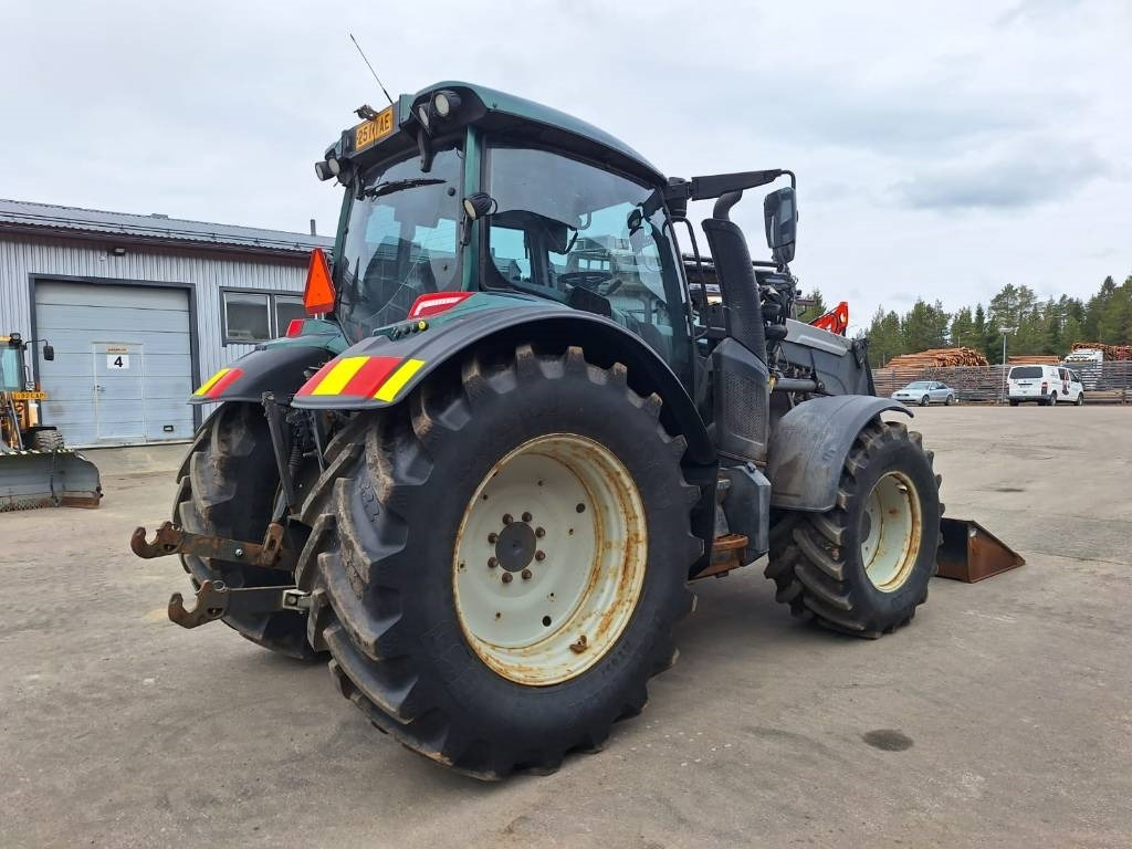 Valtra N174 VERSU ETUKUORMAAJALLA - Tractor: afbeelding 4 Valtra N174 VERSU ETUKUORMAAJALLA - Tractor: afbeelding 4