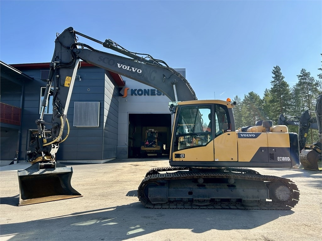 Volvo EC180DL PYÖRITTÄJÄLLÄ - Rupsgraafmachine: afbeelding 1 Volvo EC180DL PYÖRITTÄJÄLLÄ - Rupsgraafmachine: afbeelding 1