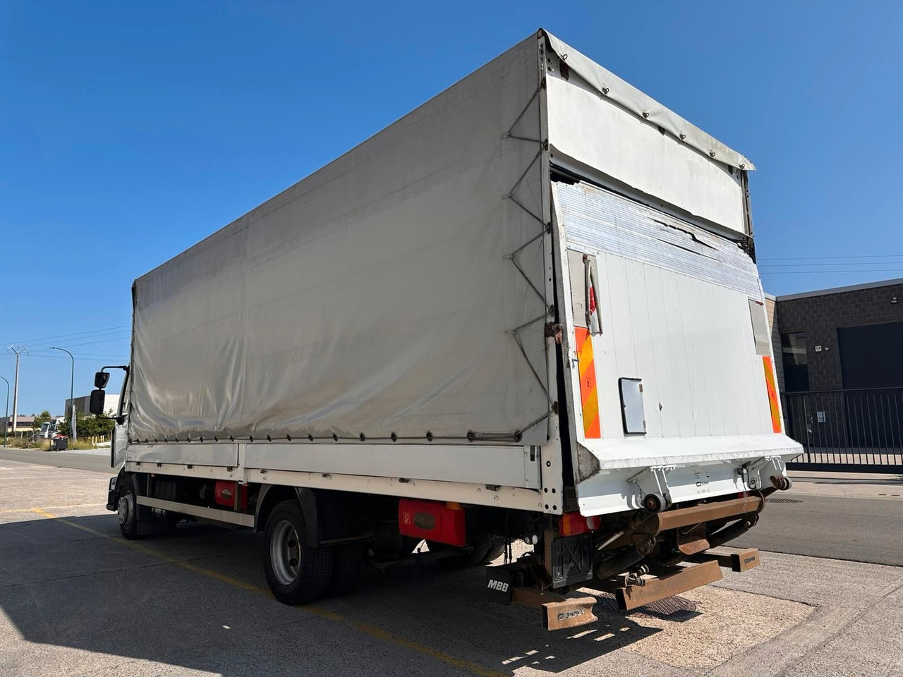 Renault Midlum dXi220-12. Klima. - Schuifzeilen vrachtwagen: afbeelding 5 Renault Midlum dXi220-12. Klima. - Schuifzeilen vrachtwagen: afbeelding 5